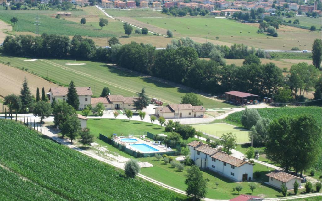Agriturismo Casella Del Piano Губбіо Екстер'єр фото
