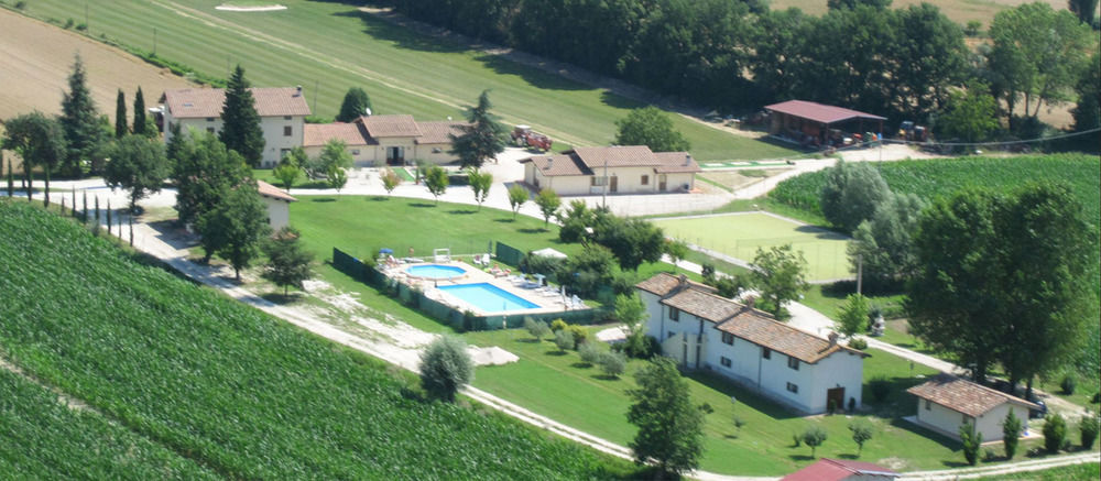Agriturismo Casella Del Piano Губбіо Екстер'єр фото